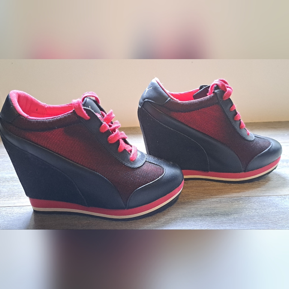 Puma.Wedge Sneakers